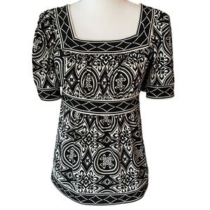 BCBGMaxazria Black and White Empire Waist Geometric Blouse. Size XXS